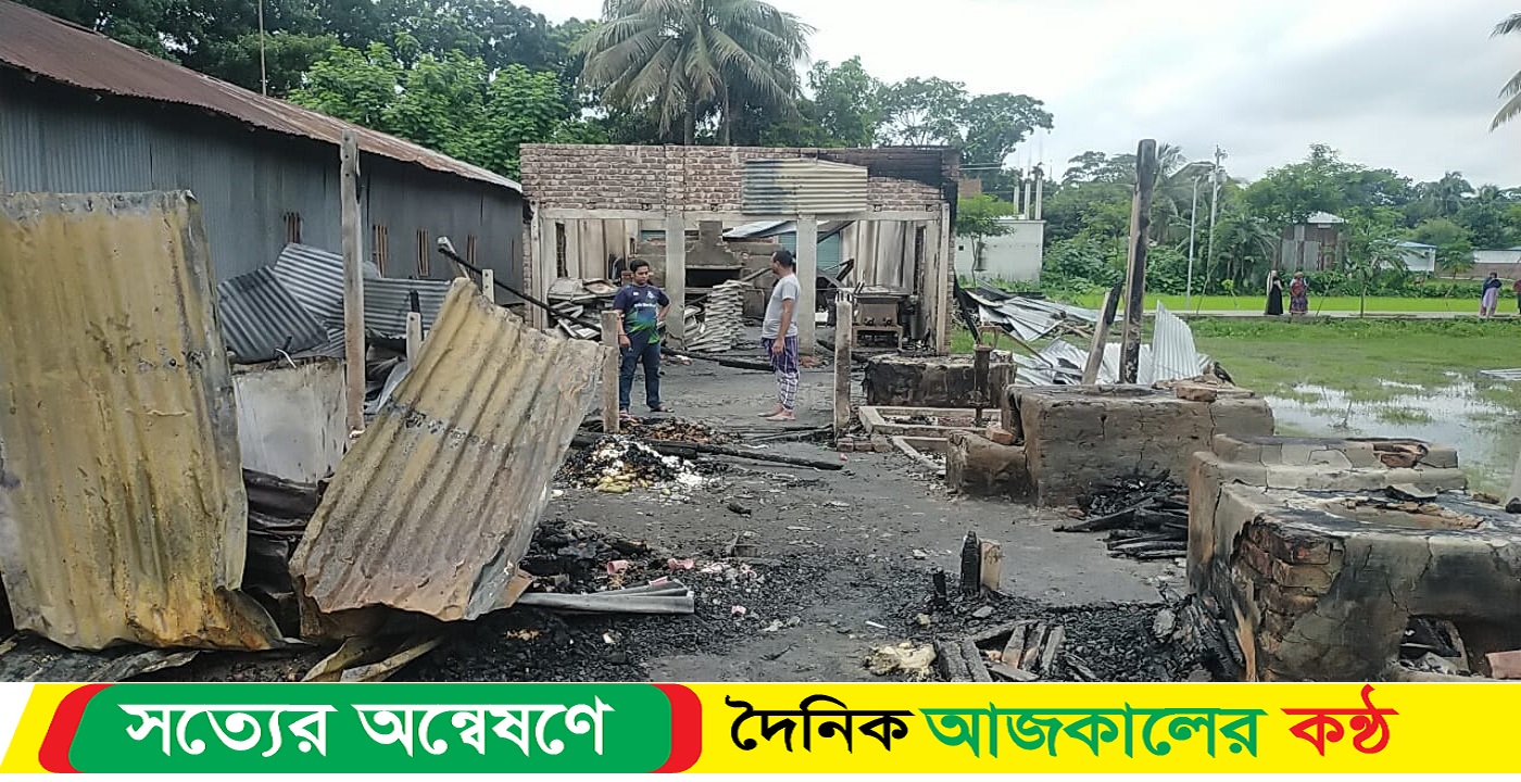 শরীয়তপুরের সখিপুরের মোল্লারহাটে রাতে ভয়াবহ অগ্নিকাণ্ডে ৩ দোকান পুড়ে ছাই