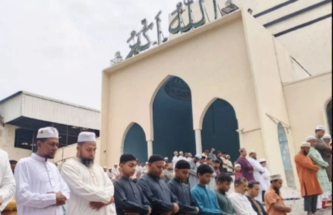 বায়তুল মোকাররমে ঈদের নামাজ শেষে দেশ ও জাতির কল্যাণ কামনায় দোয়া