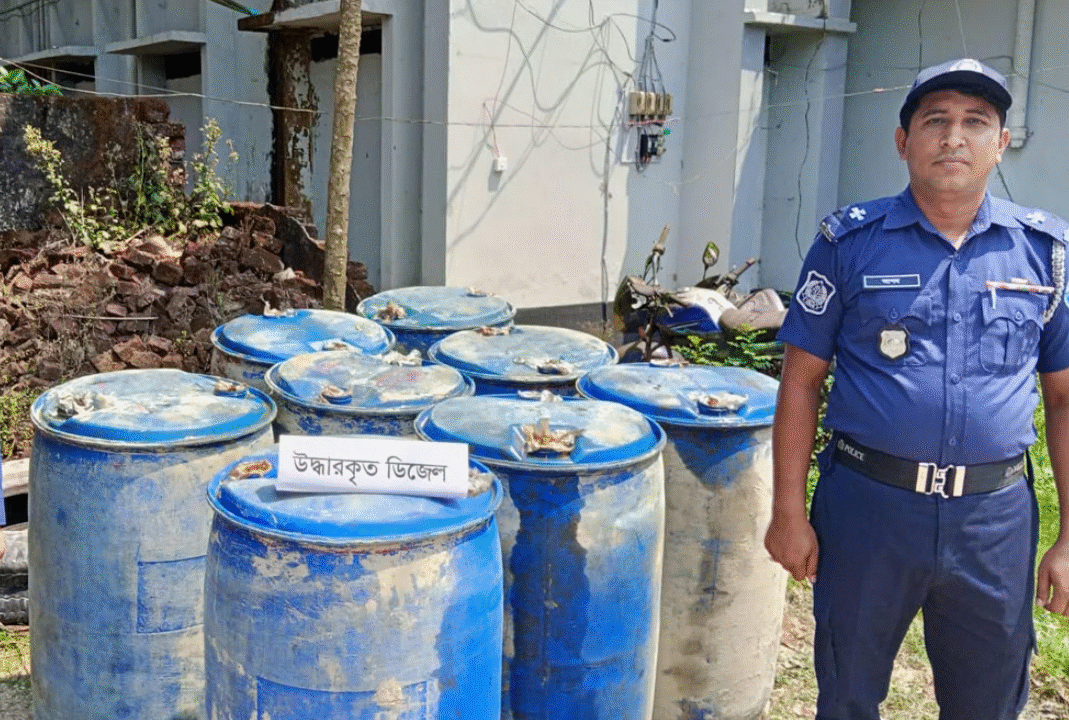 রামগতিতে খালে মিলল ডামভর্তি ১৩৬০ লিটার ডিজেল