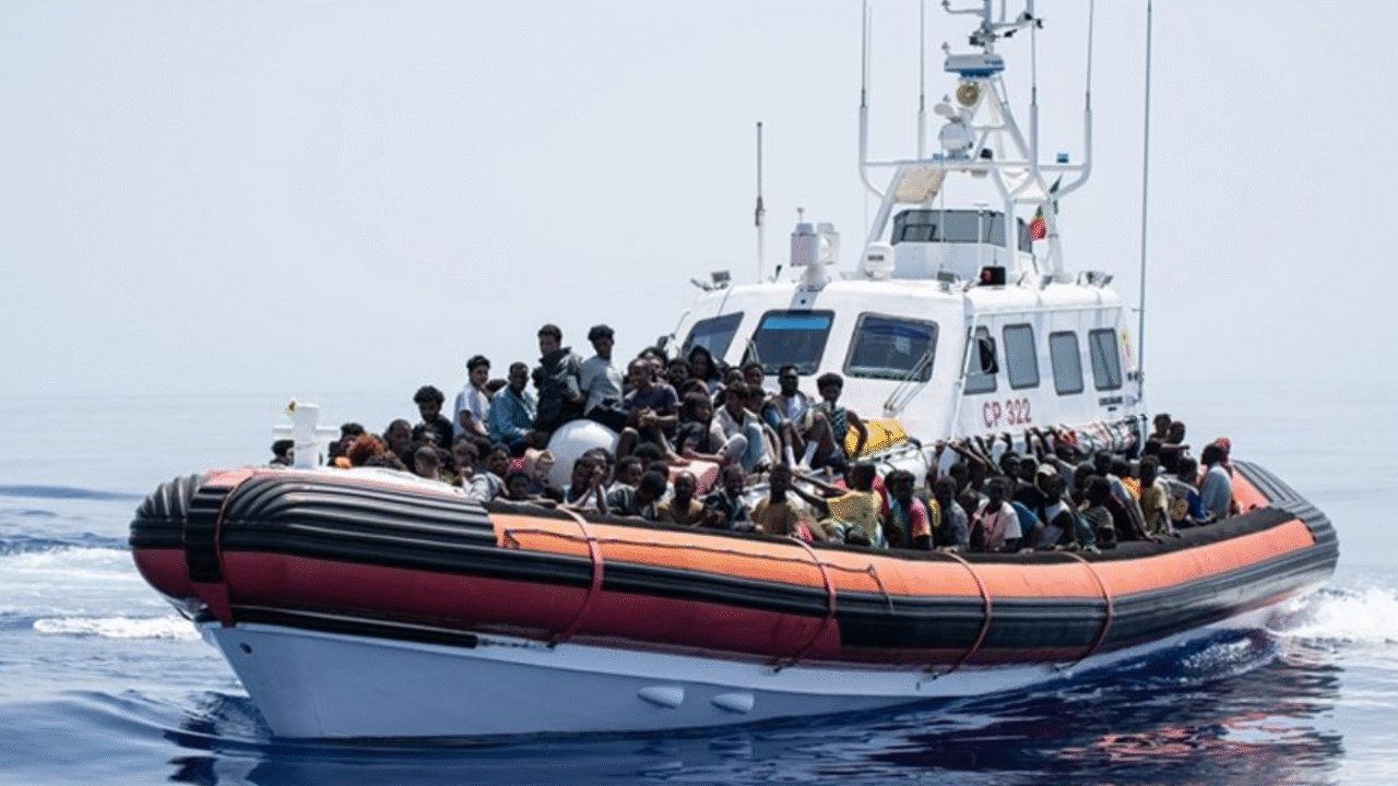 ভূমধ্যসাগরে অভিবাসনপ্রত্যাশীর নৌযান ডুবে নিখোঁজ ৭০
