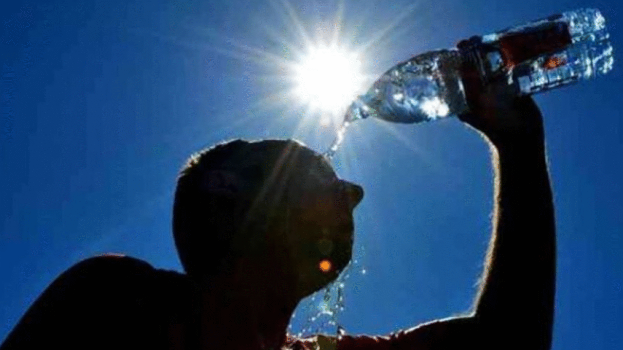 তীব্র গরমে নিজেকে সুরক্ষিত রাখবেন যেভাবে