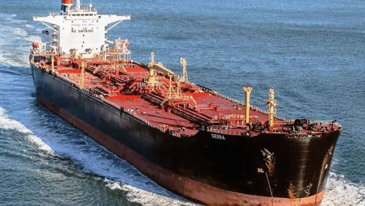 চট্টগ্রাম বন্দরে আসছে আরও দু’টি তেলবাহী জাহাজ