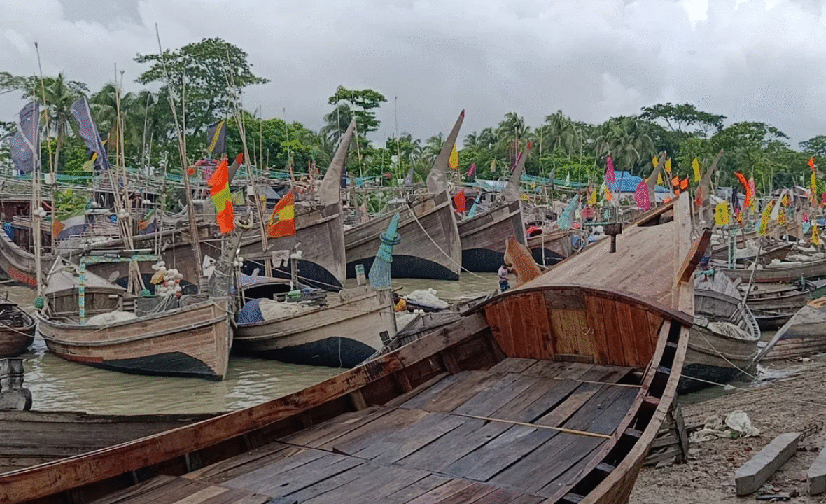 সাগরে ৫৮ দিনের মাছ ধরা নিষেধাজ্ঞা শুরু