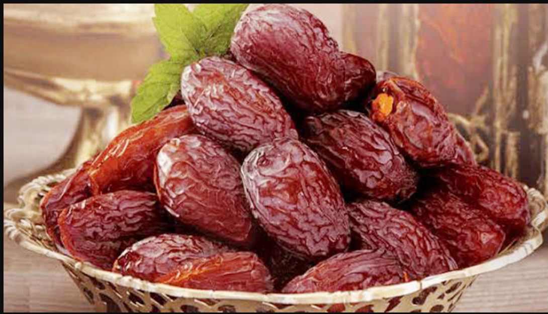 জেনে নিন খালি পেটে খেজুর খাওয়ার উপকারিতা