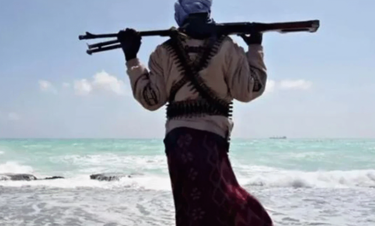 সোমালিয়া উপকূলে তেলবাহী ট্যাংকার ছিনতাই, ১৭ নাবিক জিম্মি