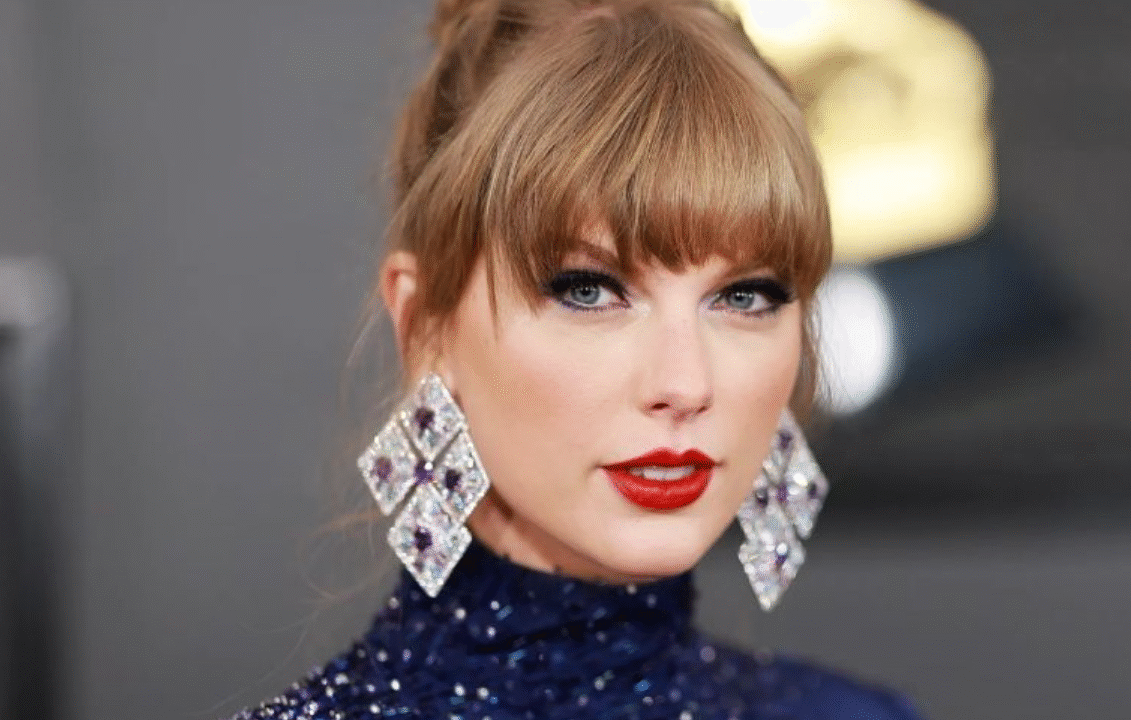 কেন আইনি পথে হাঁটলেন টেইলর সুইফট