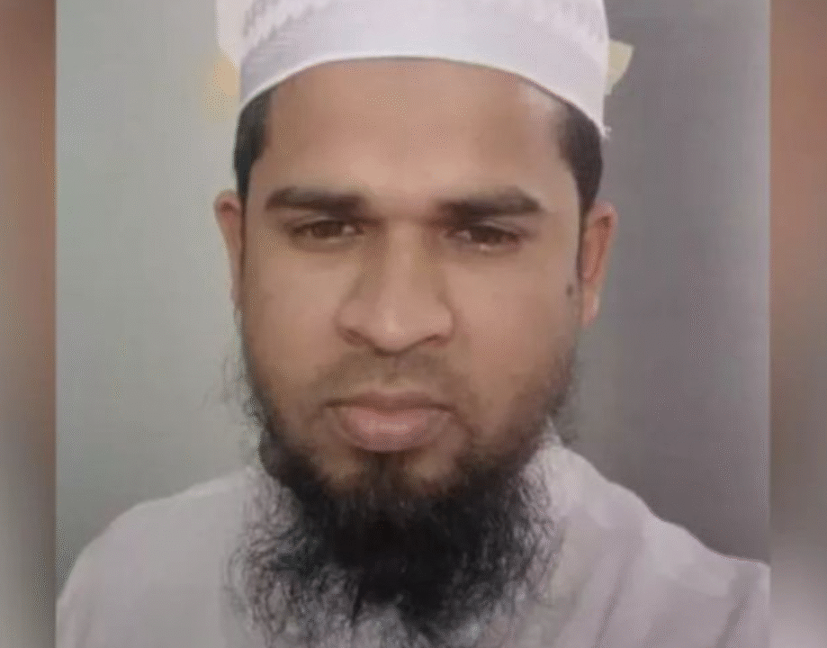 ছাত্রী ধর্ষণের ঘটনায় অভিযুক্ত সেই মাদ্রাসা শিক্ষক গ্রেফতার