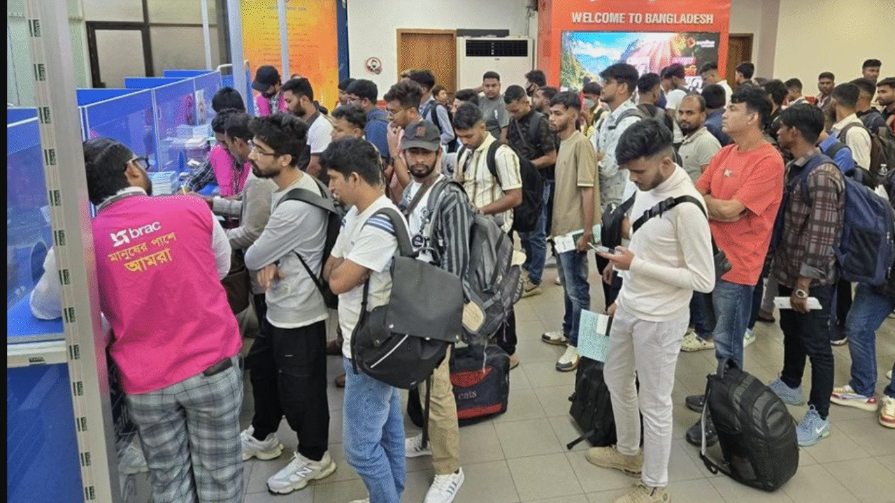 স্বচ্ছলতার আশায় গিয়ে প্রতারণার ফাঁদে, কম্বোডিয়া থেকে ফিরলেন আরও ১০৯ জন